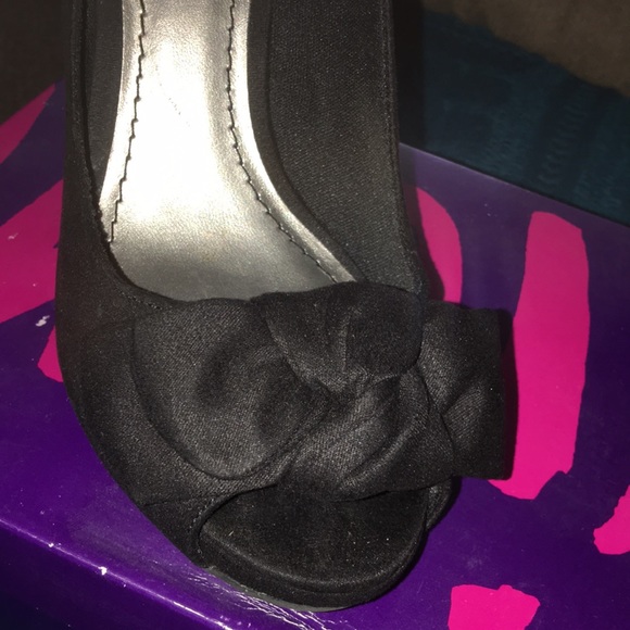 Heels/Platform - Picture 3 of 6